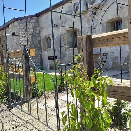 Gibbesi Country Farm Piccolo Cottage Naro Exterior photo
