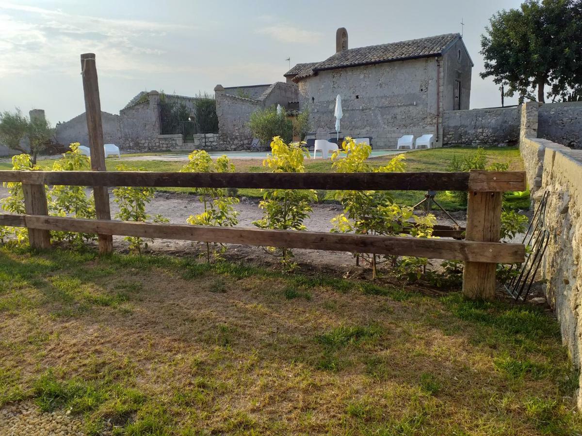 Gibbesi Country Farm Piccolo Cottage Naro Exterior photo